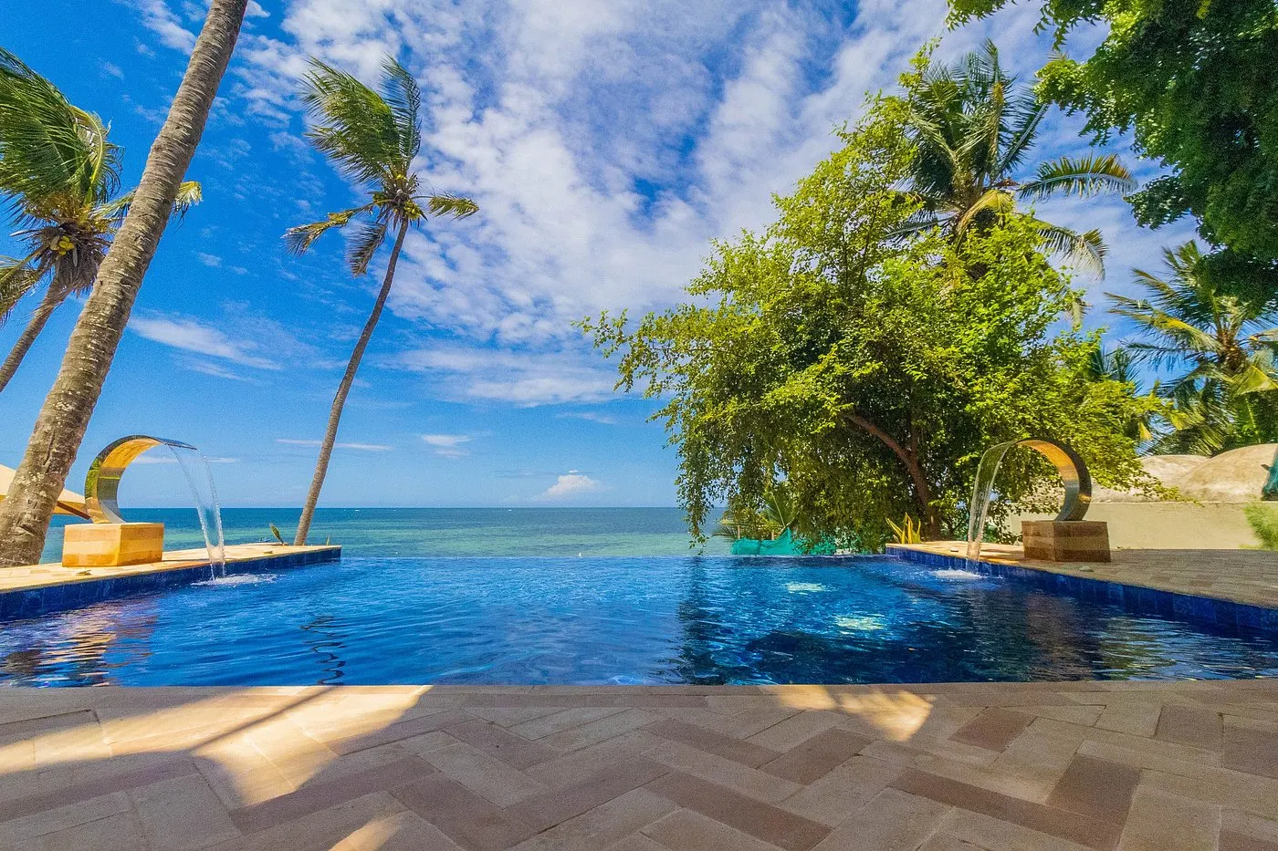 PrideInn Flamingo Beach Resort